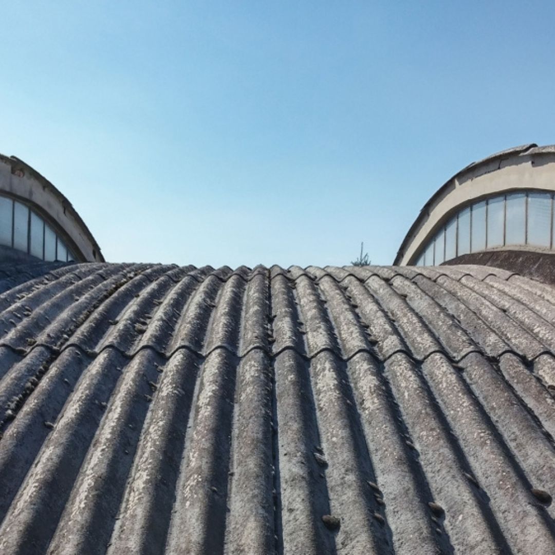 Techo de amianto para retirar e instalar paneles solares